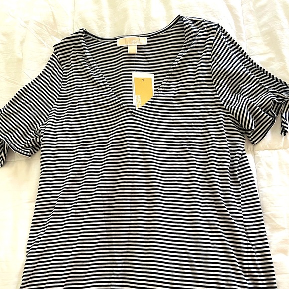 Michael Korrs new with tags medium Tshirt with tie sleeves - Picture 1 of 1